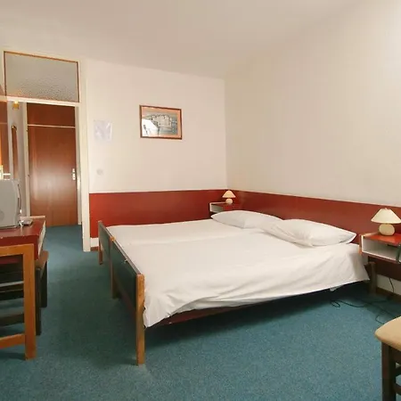 Medena Budget ホテル