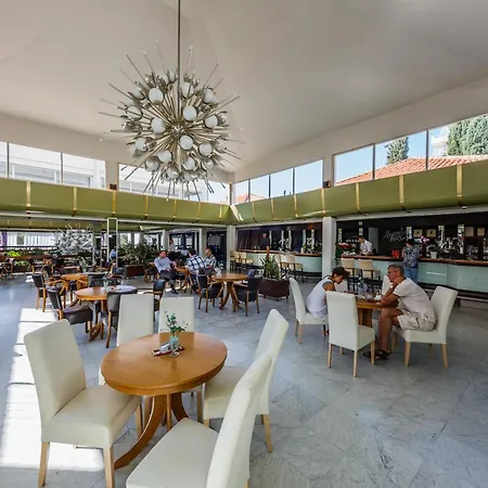 Medena Budget Трогир