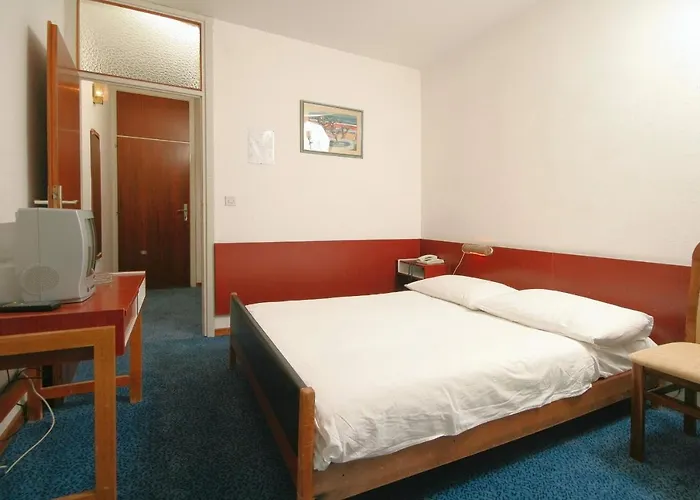 Medena Budget Hotel Trogir