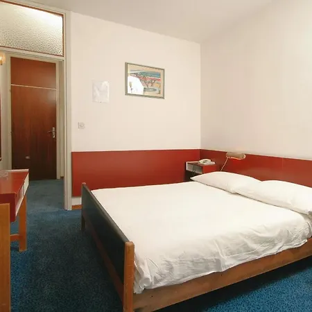 Medena Budget Hotel Trogir